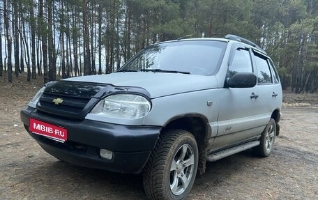 Chevrolet Niva I рестайлинг, 2005 год, 400 000 рублей, 1 фотография