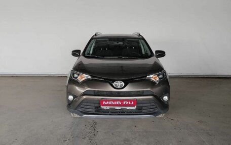 Toyota RAV4, 2017 год, 2 600 000 рублей, 2 фотография