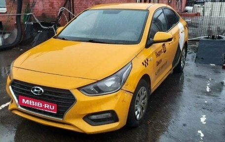 Hyundai Solaris II рестайлинг, 2017 год, 840 000 рублей, 1 фотография