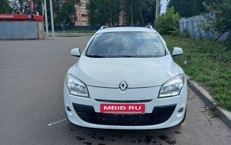 Renault Megane III, 2011 год, 650 000 рублей, 2 фотография