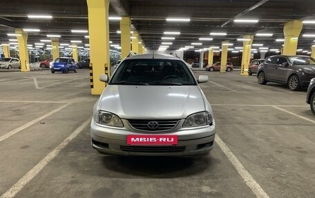 Toyota Avensis III рестайлинг, 2002 год, 260 000 рублей, 2 фотография