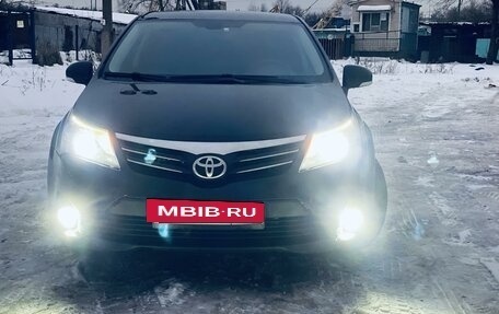 Toyota Avensis III рестайлинг, 2012 год, 950 000 рублей, 2 фотография