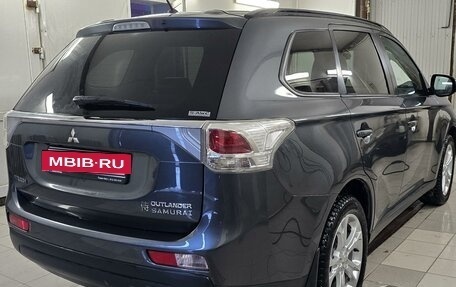 Mitsubishi Outlander III рестайлинг 3, 2013 год, 1 580 000 рублей, 8 фотография