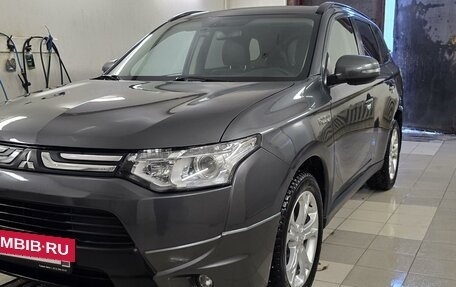 Mitsubishi Outlander III рестайлинг 3, 2013 год, 1 580 000 рублей, 15 фотография