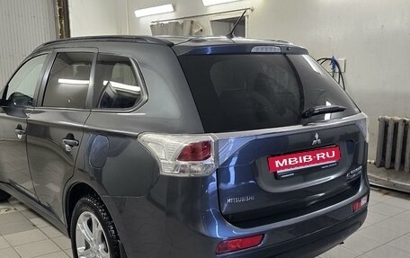 Mitsubishi Outlander III рестайлинг 3, 2013 год, 1 580 000 рублей, 30 фотография