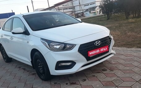 Hyundai Solaris II рестайлинг, 2017 год, 1 400 000 рублей, 1 фотография