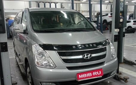 Hyundai Grand Starex Grand Starex I рестайлинг 2, 2015 год, 2 100 000 рублей, 2 фотография