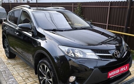 Toyota RAV4, 2015 год, 2 900 000 рублей, 2 фотография