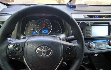 Toyota RAV4, 2015 год, 2 900 000 рублей, 12 фотография