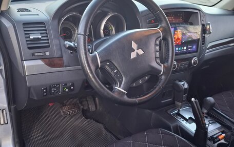 Mitsubishi Pajero IV, 2014 год, 2 650 000 рублей, 8 фотография