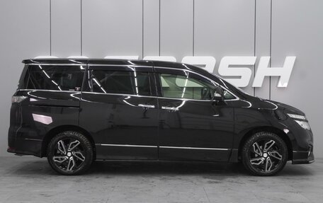 Nissan Elgrand III, 2017 год, 2 920 000 рублей, 5 фотография