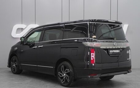 Nissan Elgrand III, 2017 год, 2 920 000 рублей, 2 фотография