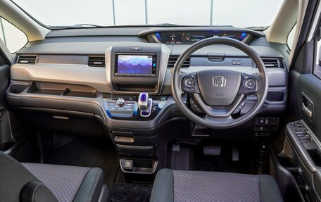 Honda Freed II, 2017 год, 1 690 000 рублей, 6 фотография