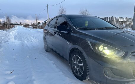 Hyundai Solaris II рестайлинг, 2011 год, 800 000 рублей, 2 фотография