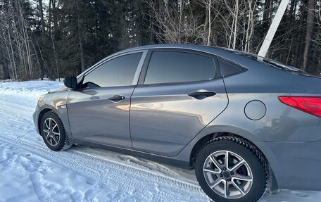 Hyundai Solaris II рестайлинг, 2011 год, 800 000 рублей, 6 фотография