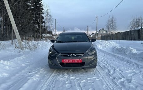 Hyundai Solaris II рестайлинг, 2011 год, 800 000 рублей, 4 фотография