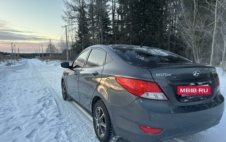 Hyundai Solaris II рестайлинг, 2011 год, 800 000 рублей, 10 фотография