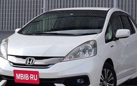 Honda Fit Shuttle I рестайлинг, 2015 год, 950 000 рублей, 2 фотография