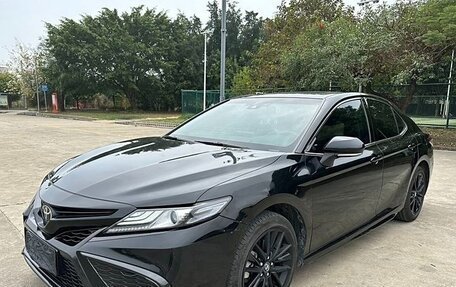 Toyota Camry, 2023 год, 3 960 000 рублей, 4 фотография