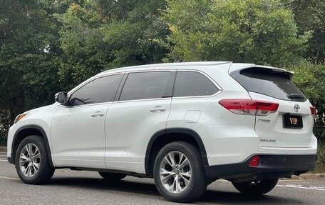 Toyota Highlander III, 2021 год, 3 690 000 рублей, 2 фотография