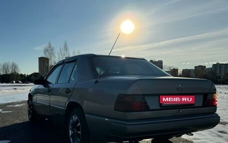 Mercedes-Benz E-Класс, 1993 год, 450 000 рублей, 6 фотография