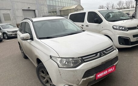 Mitsubishi Outlander III рестайлинг 3, 2012 год, 1 335 000 рублей, 1 фотография