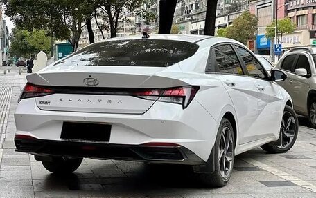 Hyundai Elantra, 2021 год, 1 580 000 рублей, 4 фотография