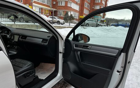 Volkswagen Touareg III, 2013 год, 2 390 000 рублей, 10 фотография