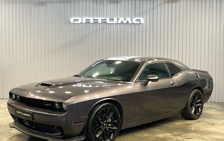 Dodge Challenger III рестайлинг 2, 2019 год, 3 297 000 рублей, 1 фотография