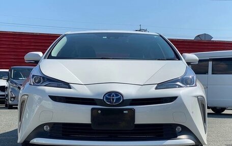 Toyota Prius IV XW50, 2021 год, 1 822 000 рублей, 2 фотография