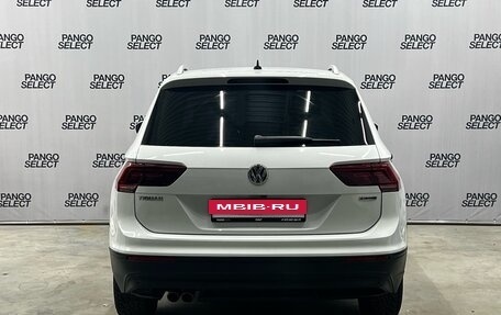 Volkswagen Tiguan II, 2018 год, 2 480 000 рублей, 5 фотография