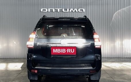 Toyota Land Cruiser Prado 150 рестайлинг 2, 2013 год, 3 297 000 рублей, 6 фотография