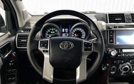 Toyota Land Cruiser Prado 150 рестайлинг 2, 2013 год, 3 297 000 рублей, 10 фотография