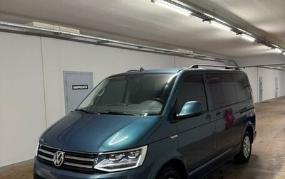 Volkswagen Multivan T6 рестайлинг, 2017 год, 3 240 000 рублей, 1 фотография