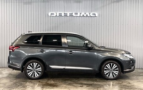 Mitsubishi Outlander III рестайлинг 3, 2020 год, 2 697 000 рублей, 4 фотография