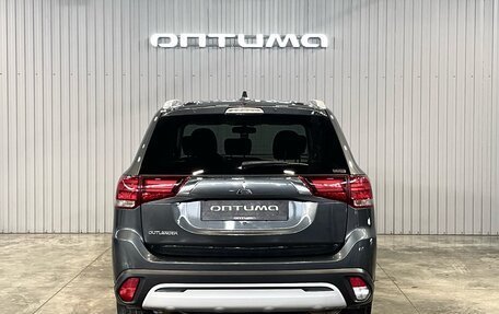 Mitsubishi Outlander III рестайлинг 3, 2020 год, 2 697 000 рублей, 6 фотография