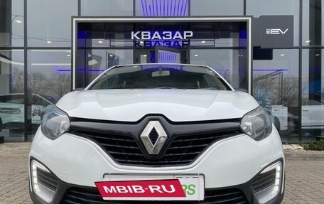 Renault Kaptur I рестайлинг, 2017 год, 1 050 000 рублей, 2 фотография