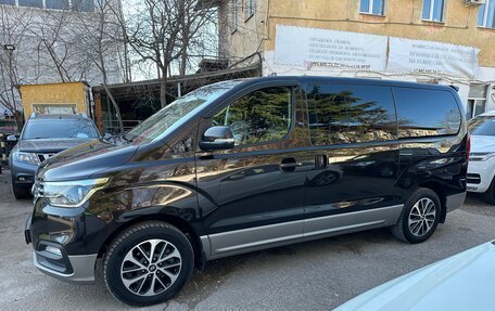 Hyundai Grand Starex Grand Starex I рестайлинг 2, 2019 год, 4 990 000 рублей, 5 фотография