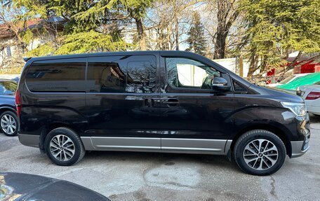 Hyundai Grand Starex Grand Starex I рестайлинг 2, 2019 год, 4 990 000 рублей, 4 фотография