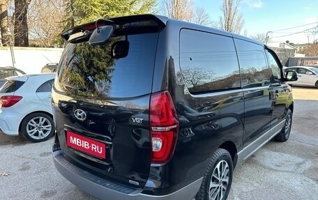 Hyundai Grand Starex Grand Starex I рестайлинг 2, 2019 год, 4 990 000 рублей, 6 фотография