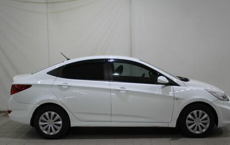 Hyundai Solaris II рестайлинг, 2013 год, 850 000 рублей, 4 фотография