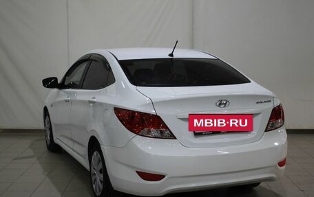 Hyundai Solaris II рестайлинг, 2013 год, 850 000 рублей, 7 фотография