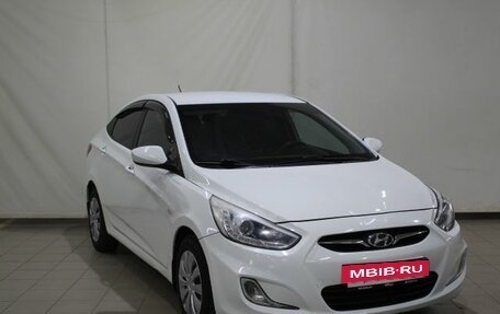 Hyundai Solaris II рестайлинг, 2013 год, 850 000 рублей, 3 фотография