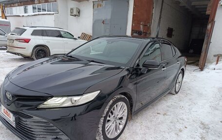 Toyota Camry, 2018 год, 2 600 000 рублей, 3 фотография