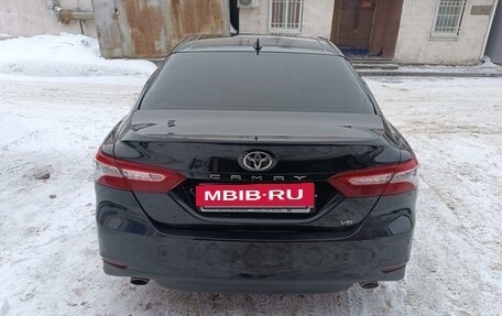 Toyota Camry, 2018 год, 2 600 000 рублей, 5 фотография