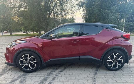 Toyota C-HR I рестайлинг, 2019 год, 2 350 000 рублей, 2 фотография