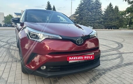 Toyota C-HR I рестайлинг, 2019 год, 2 350 000 рублей, 8 фотография