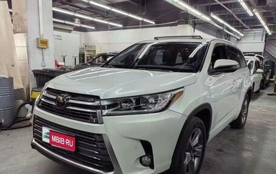 Toyota Highlander III, 2021 год, 3 599 999 рублей, 1 фотография