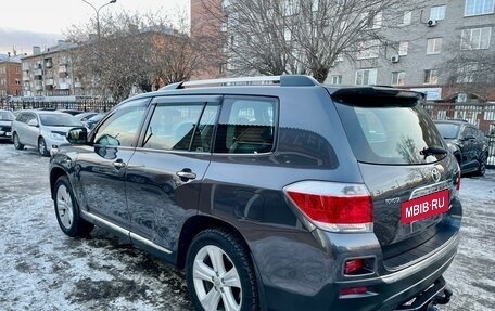 Toyota Highlander III, 2011 год, 2 299 000 рублей, 7 фотография