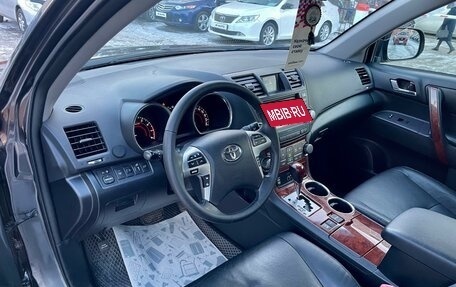 Toyota Highlander III, 2011 год, 2 299 000 рублей, 9 фотография